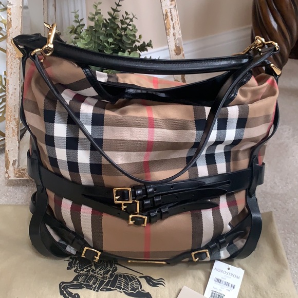 ♥️AUTHENTIC BURBERRY♥️ medium to large size - Picture 5 of 16